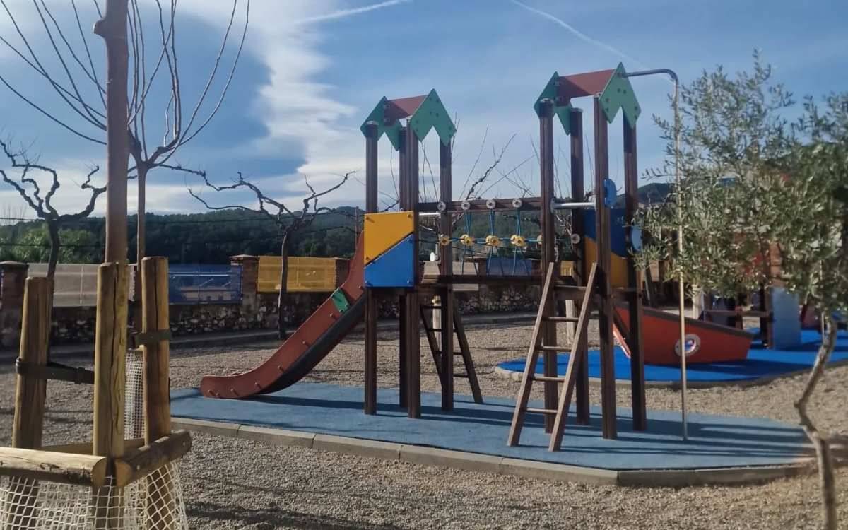 Millores al pati de l'escola Mare de Déu del Remei d'Alcover per lluitar contra el canvi climàtic