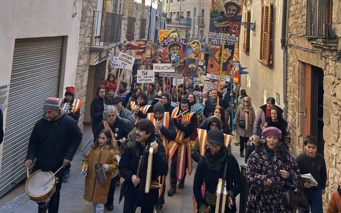 Marcel·lí Antúnez Roca dirigeix una rua festiva a Moià en defensa del patrimoni natural