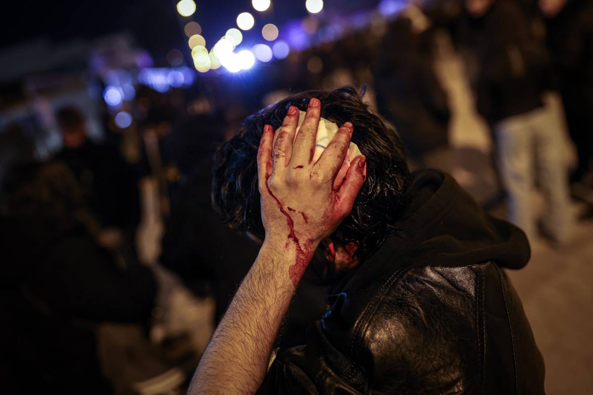 Un manifestant ferit a la manifestació antifeixista. - ACN