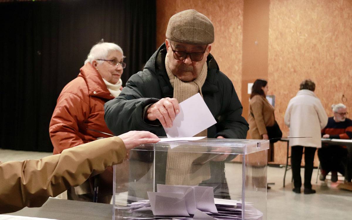 Mil veïns de Moià havien votat a la consulta a les dues del migdia