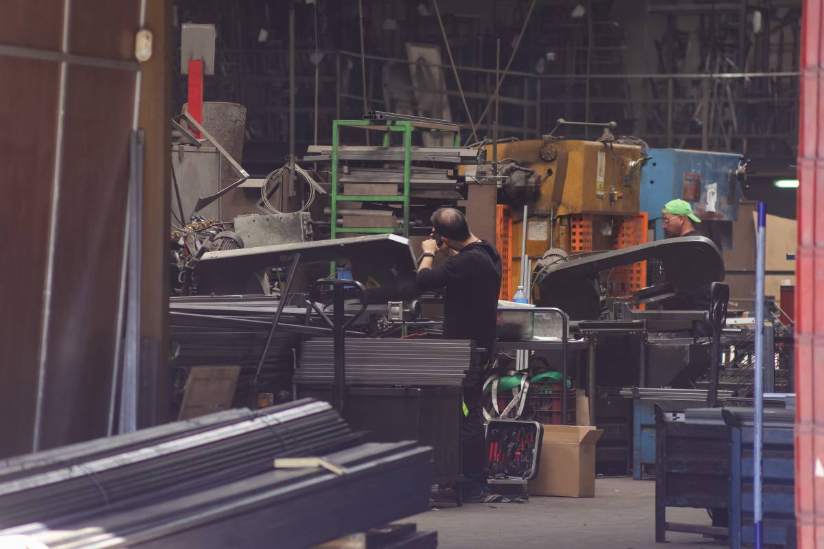 La indústria, el sector més afectat per les baixes mèdiques