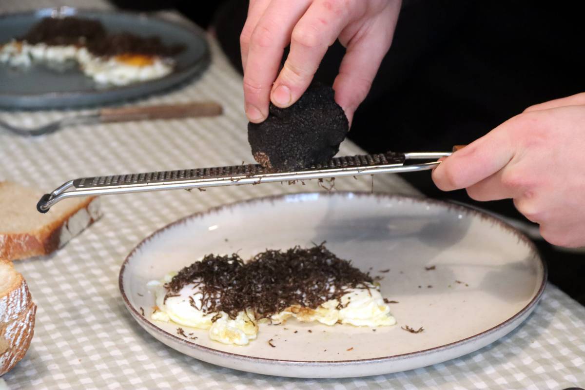 Un plat amb tòfona rallada - Mar Martí / ACN