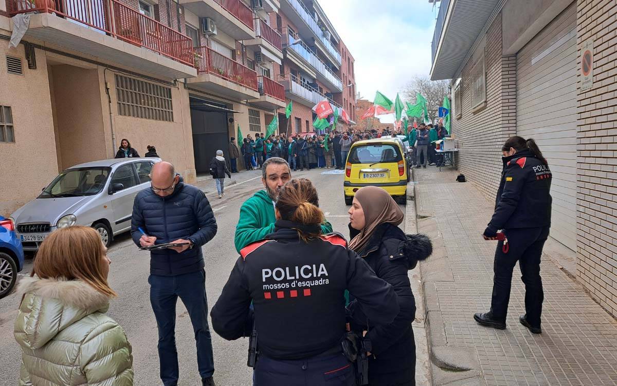 El Bloc 8 de la PAHC Bages resisteix als intents de desnonament