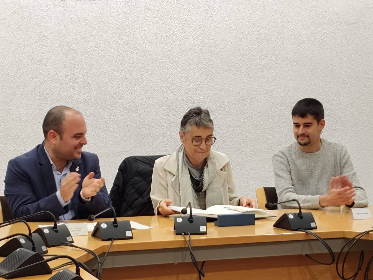 La Consellera de Salut, Eduard Vallhonesta i Albert Planas a Sant Celoni.