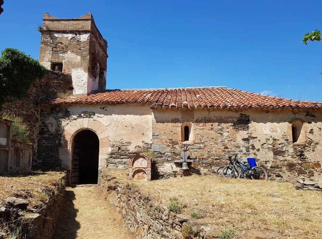 Una imatge de l`esglesiola de Santa Susanna.