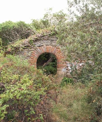 Un mur de l'ermita de Sant Joan de Cavallar. - Diputació de Barcelona
