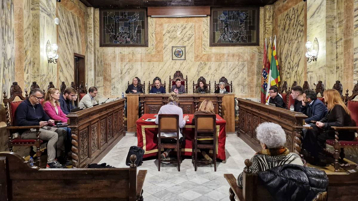 El plenari de Berga estrena la nova composició amb la sortida de Lluís Minoves del grup de BeGI