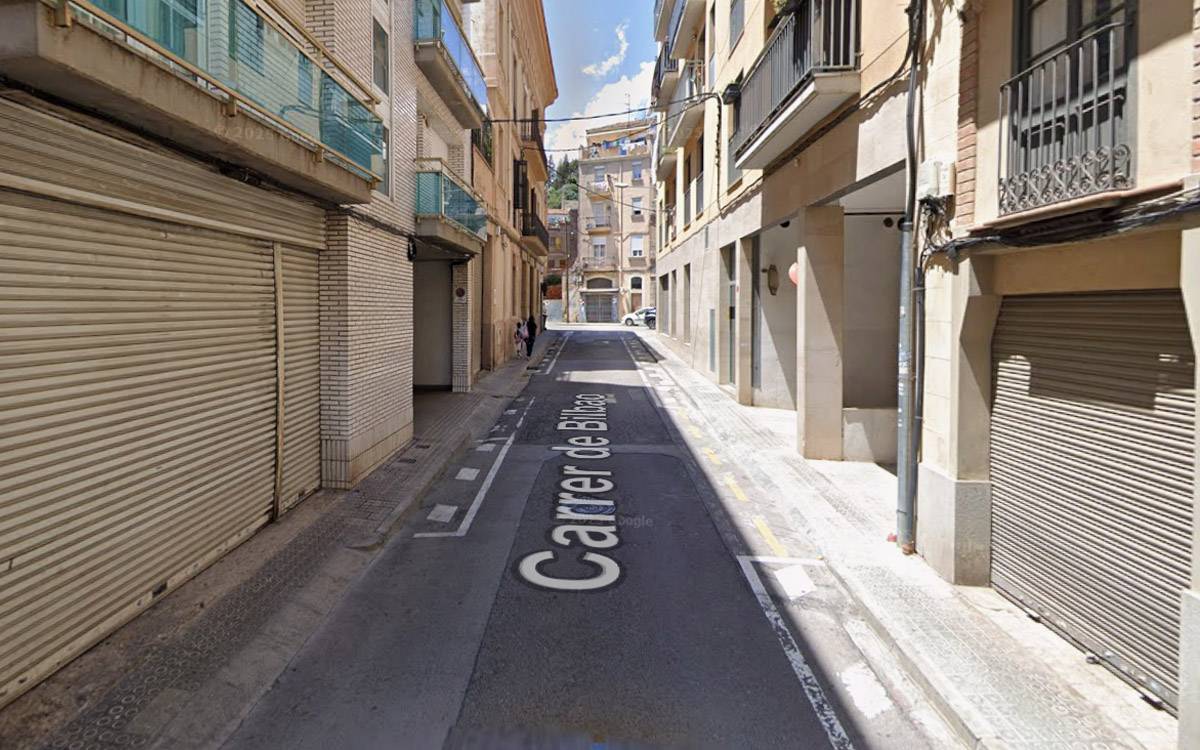 Tall de trànsit en un tram del carrer Bilbao, la setmana vinent