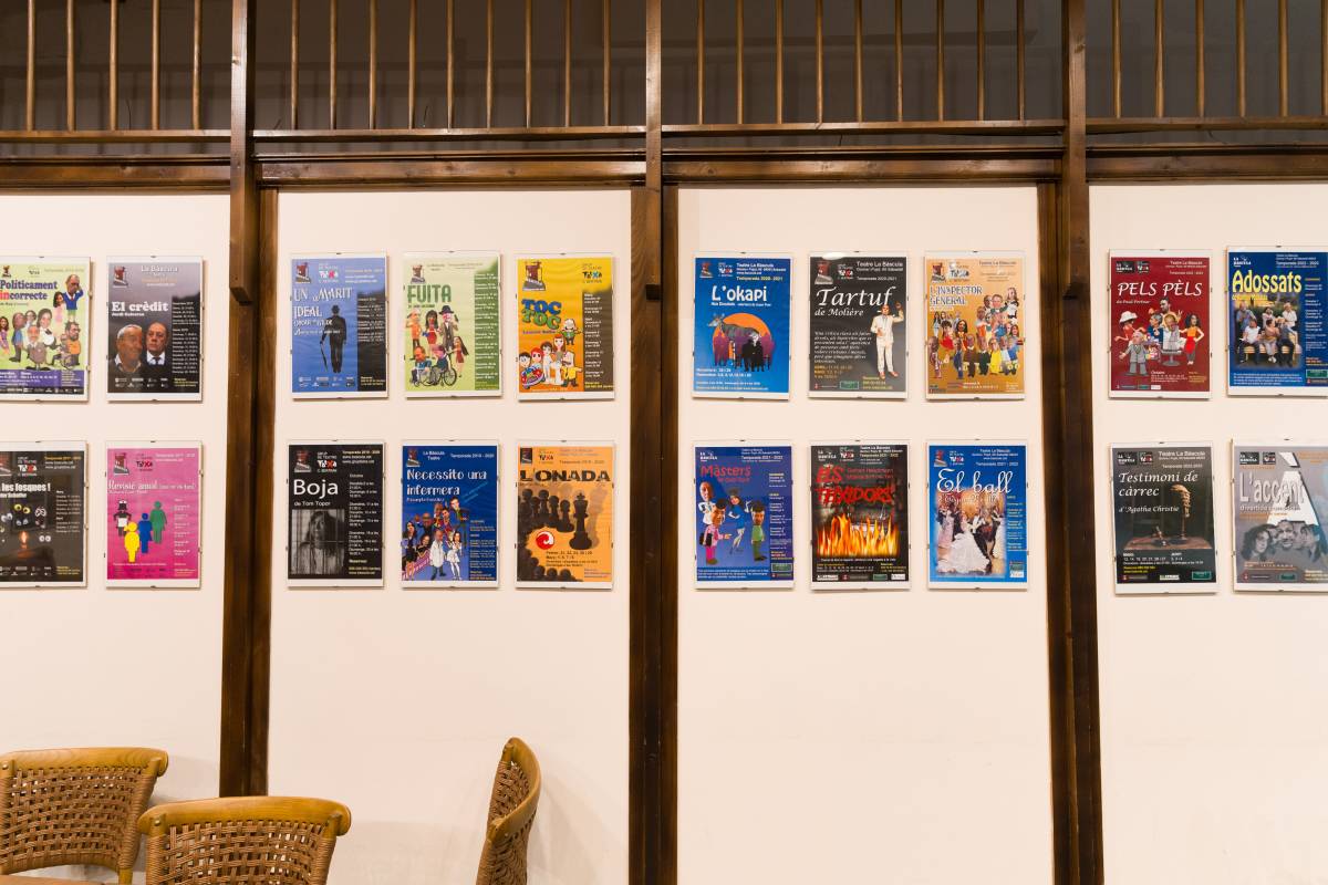Cartells d`obres de teatre representades a La Bàscula