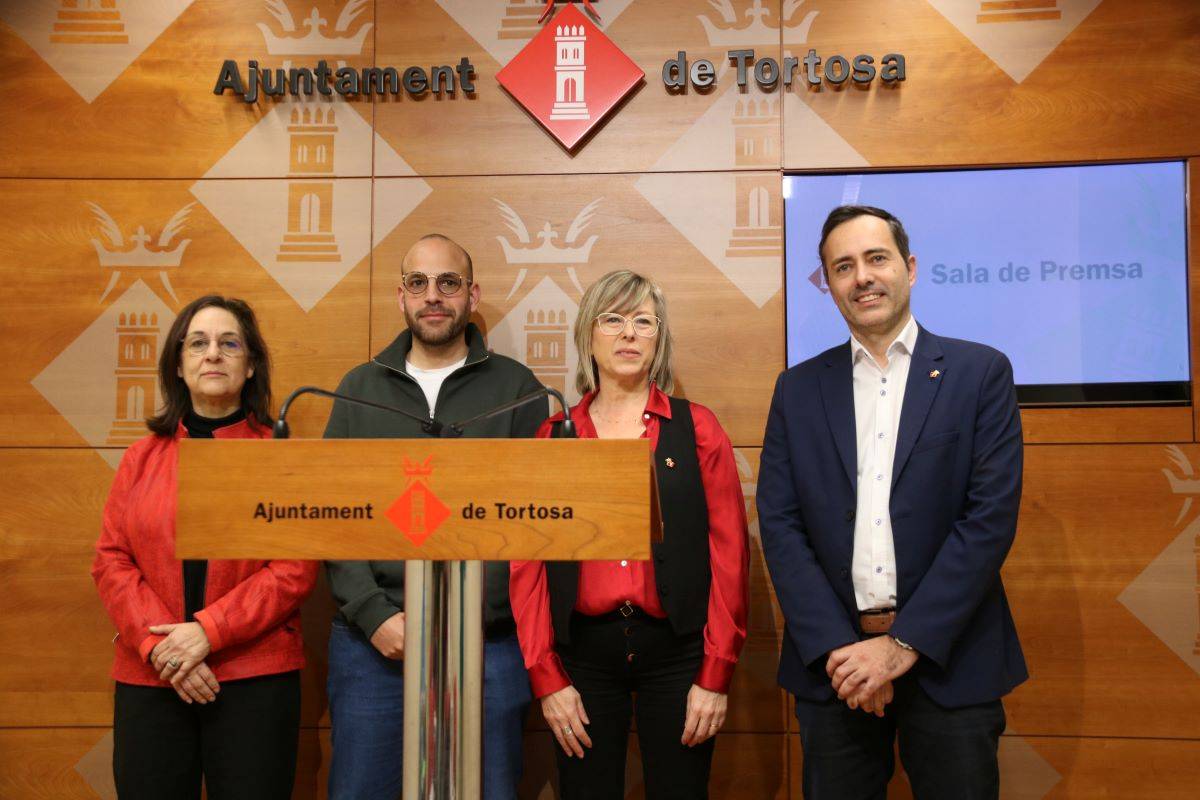 L'alcaldessa de Tortosa reorganitza el cartipàs i inclou la regidora de llengua catalana