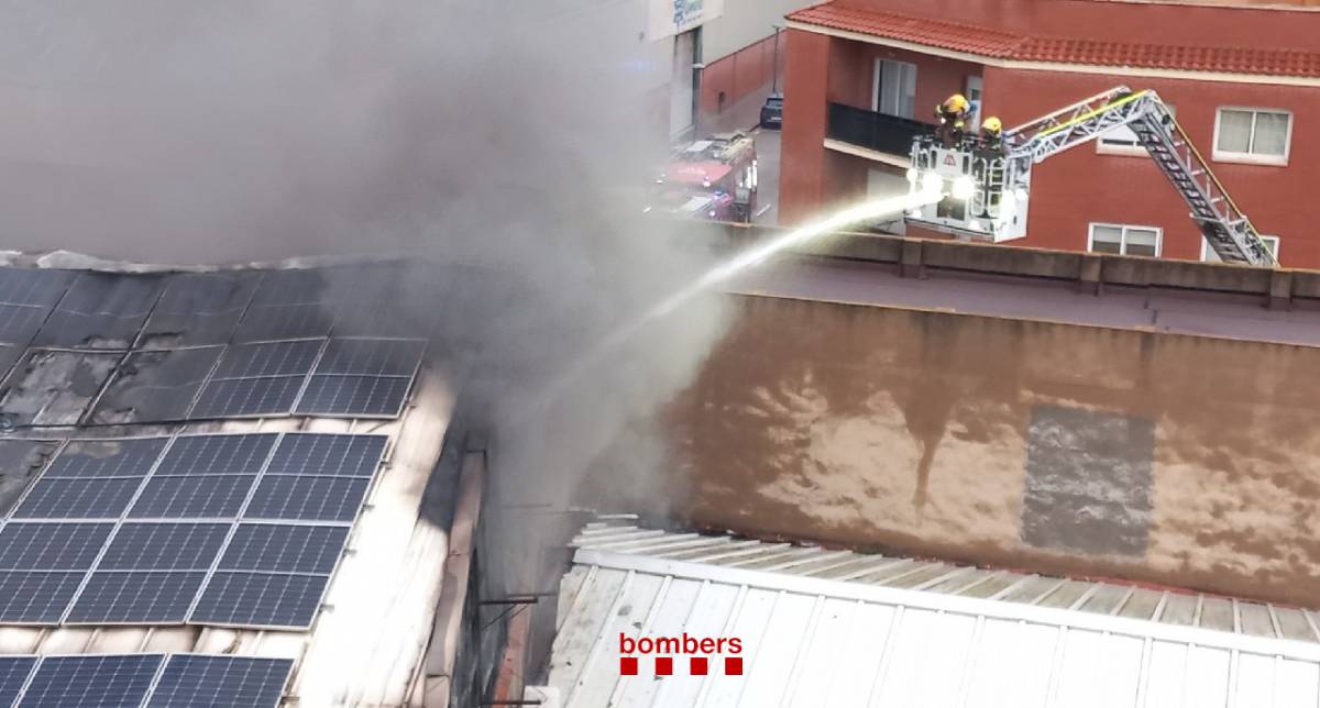 Incendi en una empresa d'aliments congelats a Reus