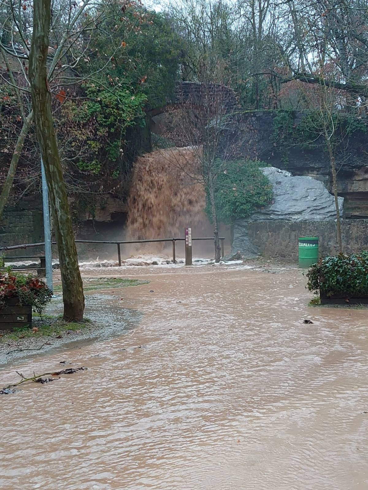 Despreniments i desbordaments per l’augment del cabal del riu Negre a Solsona