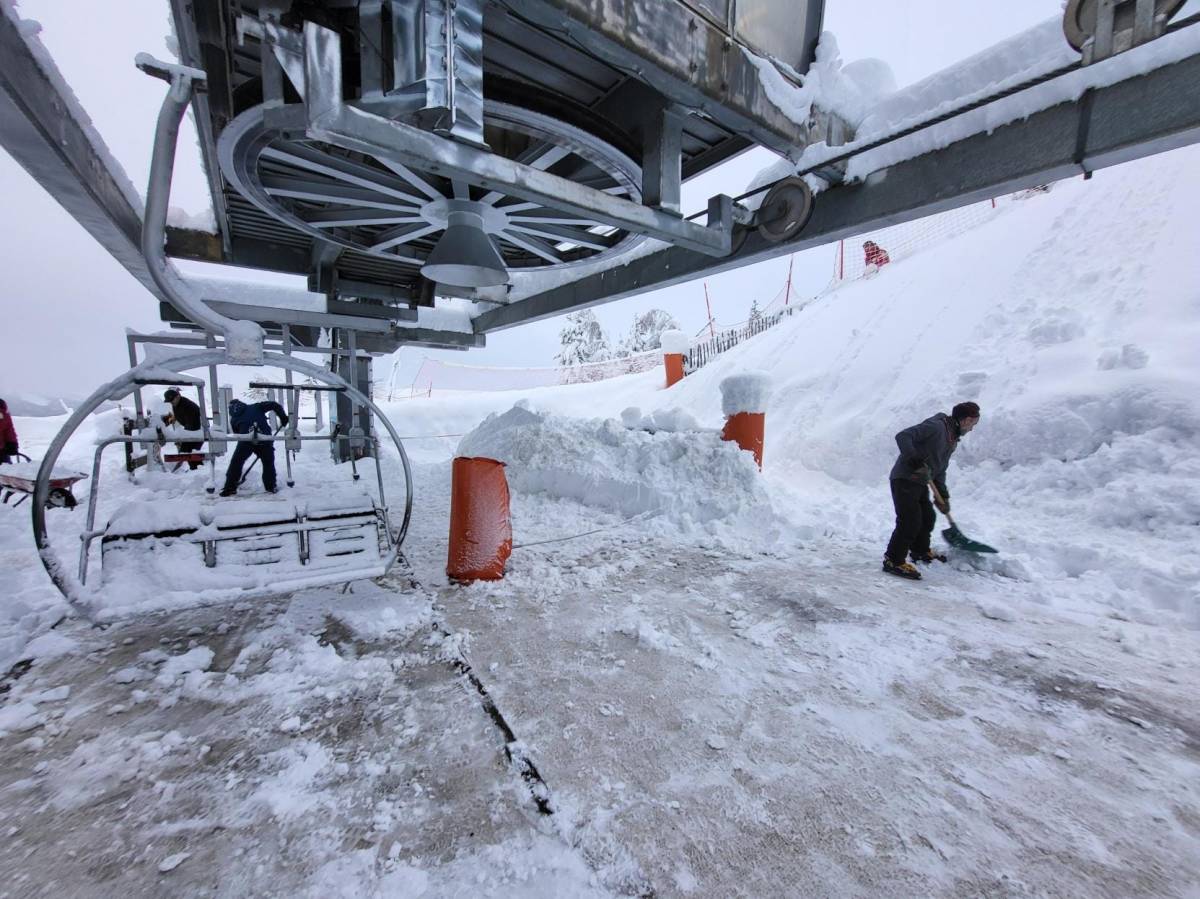 El temporal ja acumula fins a 140 litres i 80 centímetres de neu nova