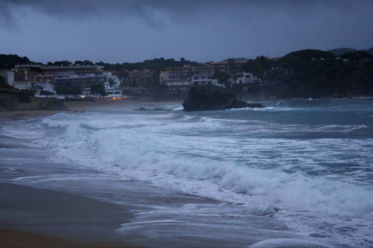La llevantada reactiva el temporal a les comarques gironines