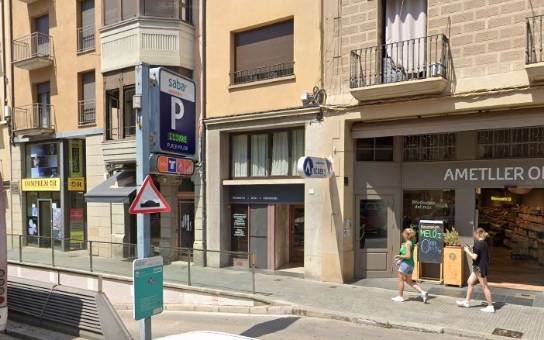 Aparcar als pàrquings soterrats de la Biblioteca Pilarin Bayés i la plaça Major de Vic és més car aquest 2026