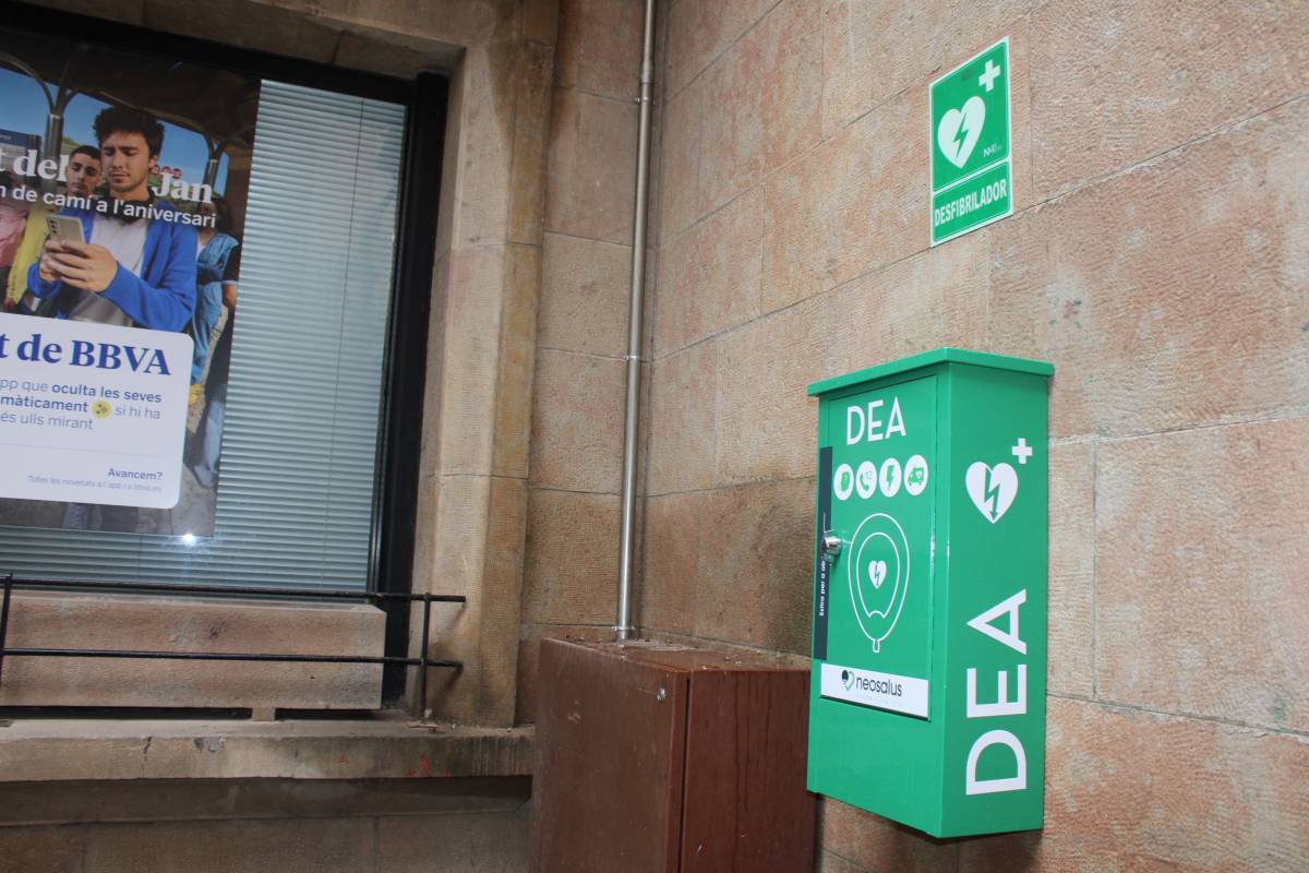 Solsona instal·la el primer desfibril·lador extern automàtic a l’exterior, accessible les 24 hores
