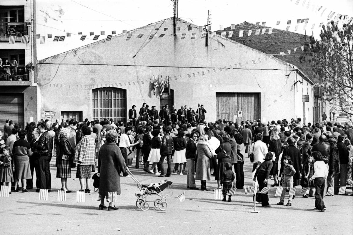 Un homenatge a un músic i una cobla