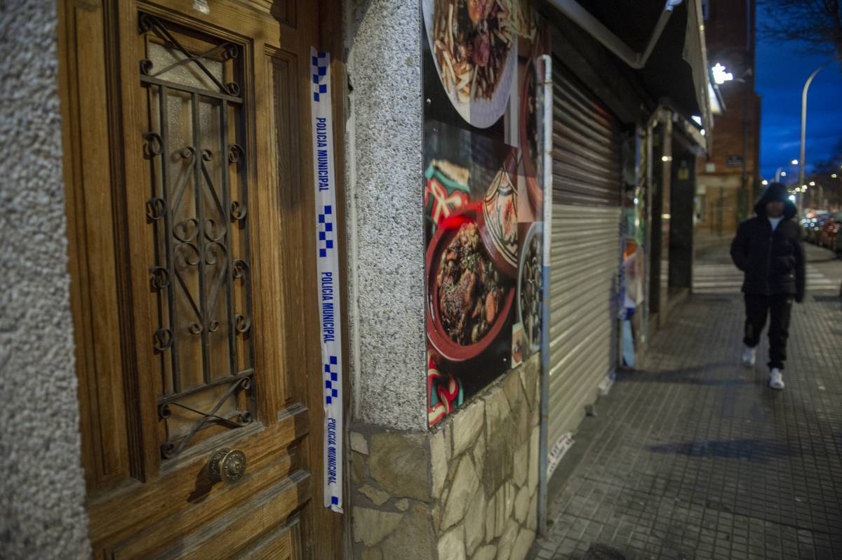 Esfondrament en un edifici del carrer de Jacint Elias: dues famílies desallotjades