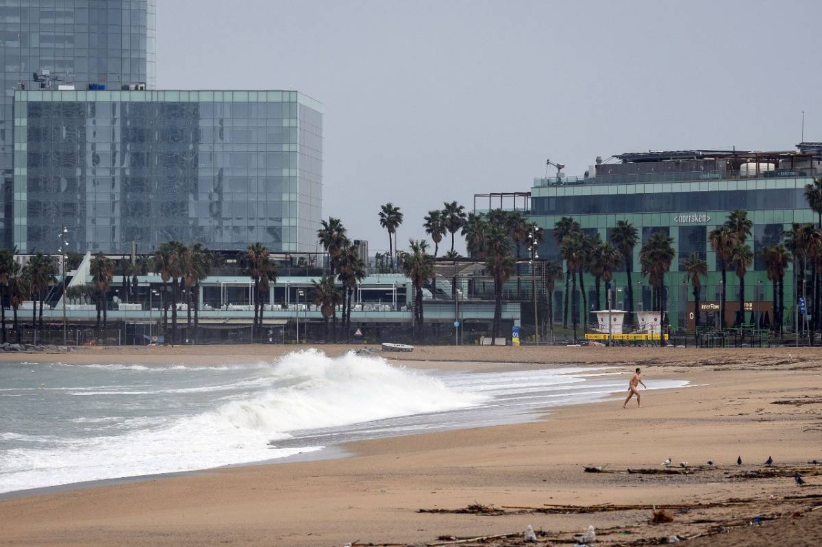 Les espectaculars fotos del temporal de neu i pluja a Catalunya