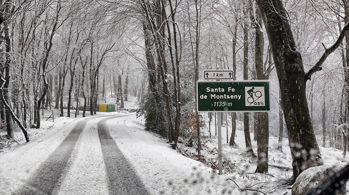 El Montseny queda nevat després de la llevantada