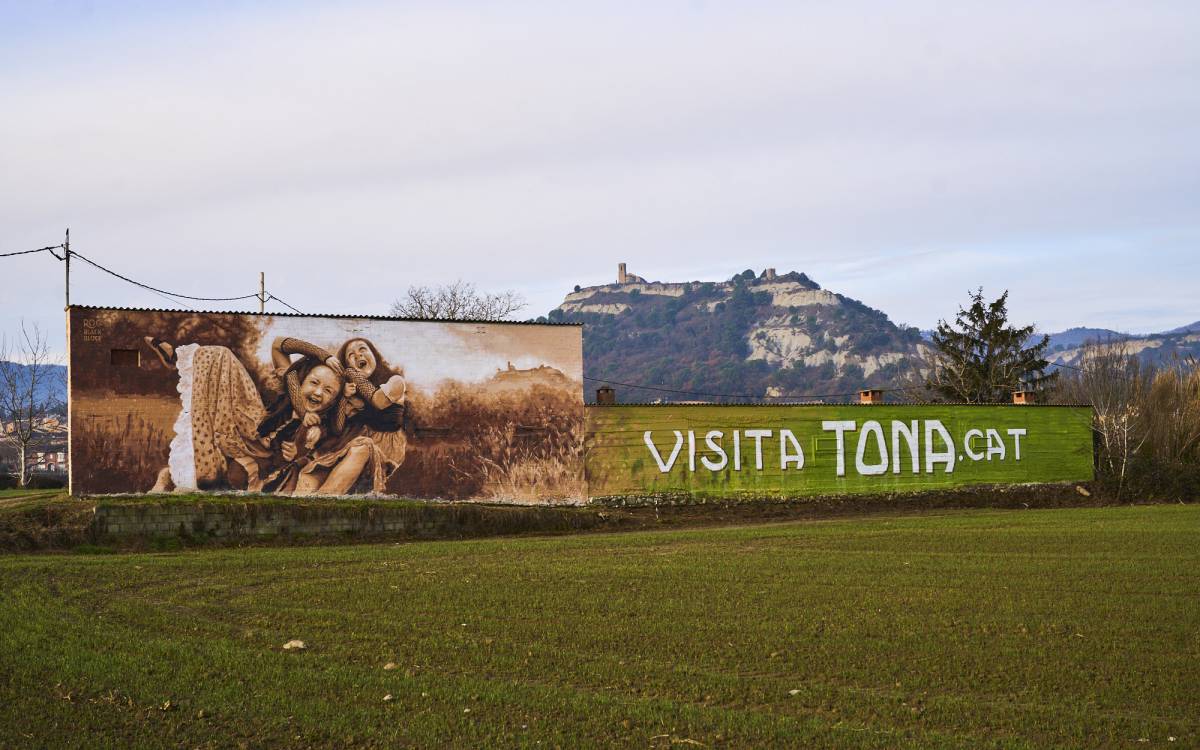 Un dels murals de l`artista Roc BlackBlock a Tona.