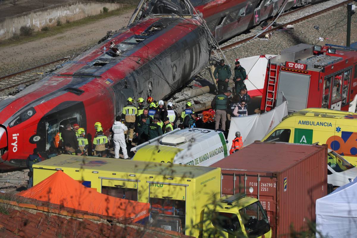 Augmenten a 42 les morts de l'accident de trens a Andalusia