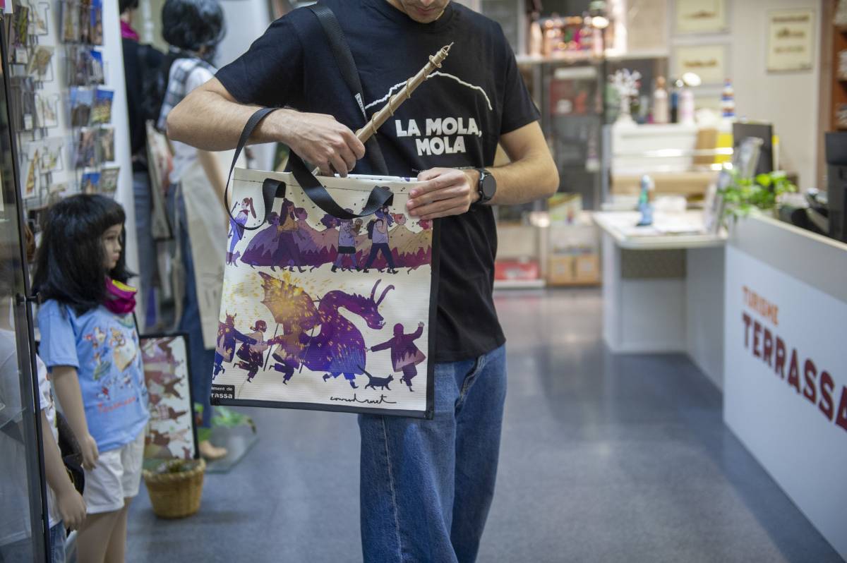 Patrimoni i identitat en petits formats: 