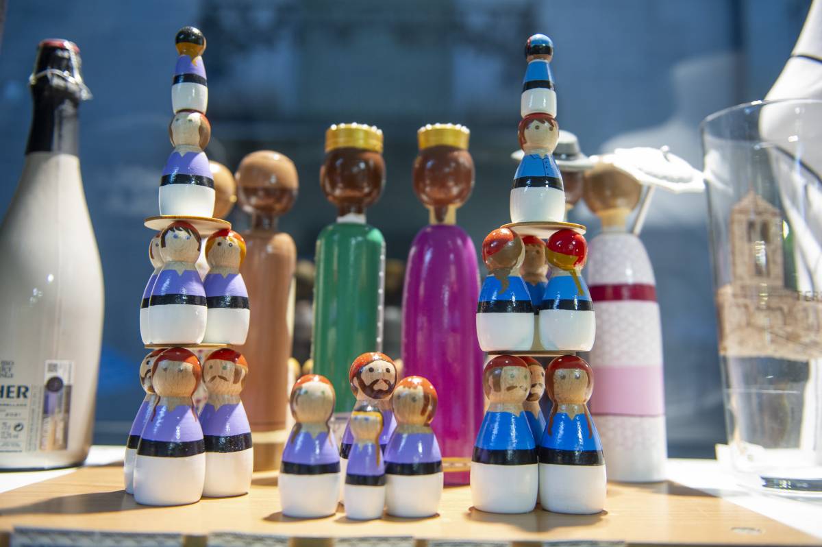 Les figuretesd e fusta de Minyons, Castellers i Gegants - Alberto Tallón