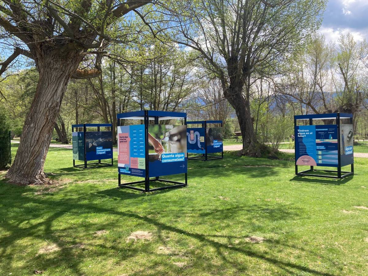 L`exposició Operació Aigua, instal·lada al parc de Sant Guillem de Llívia