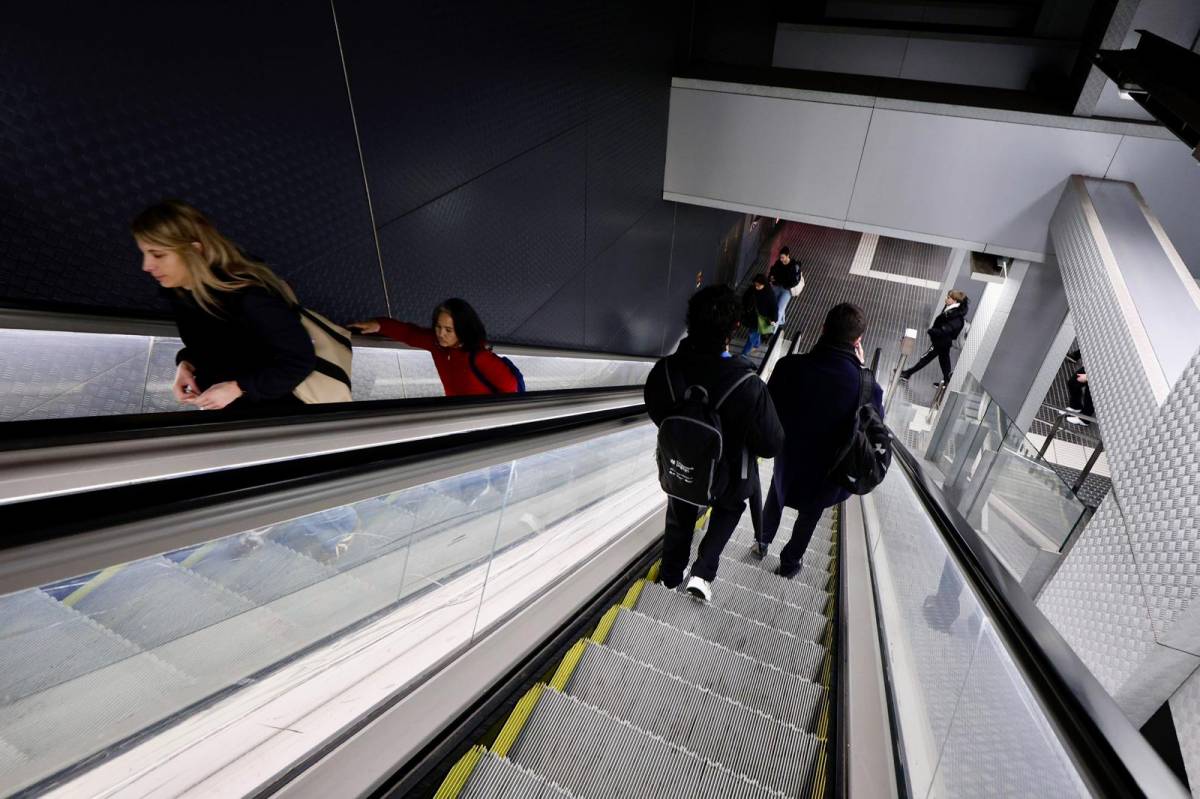 Sense servei de Rodalies, molts buscaven alternativa als FGC de Sabadell