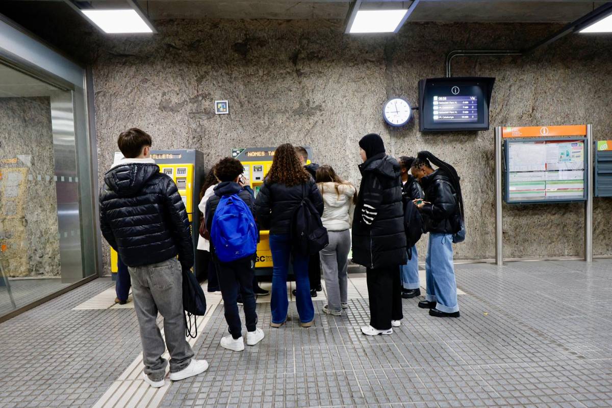 Sense servei de Rodalies, molts buscaven alternativa als FGC de Sabadell