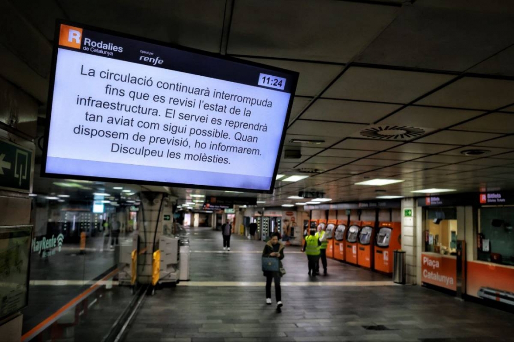 El servei de Rodalies continuarà suspès fins que no es pugui garantir que la xarxa és segura