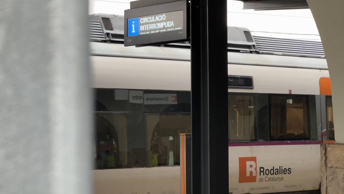 L'oposició carrega contra el Govern per la mala gestió de l'aturada de Rodalies