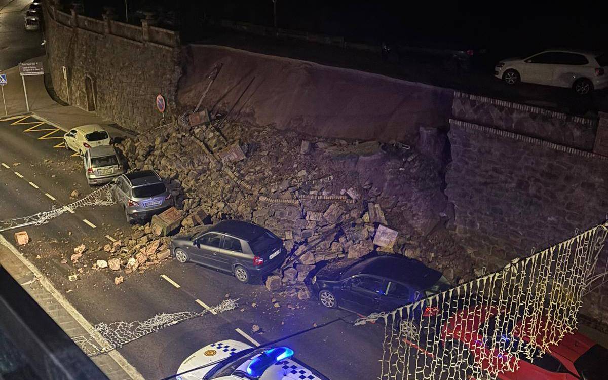 Cau un mur de vuit metres a l'entrada de Cardona i afecta sis vehicles