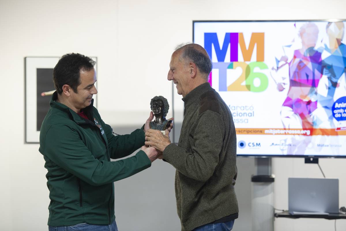 Maximo Pablos rep el Premi Noel Otero