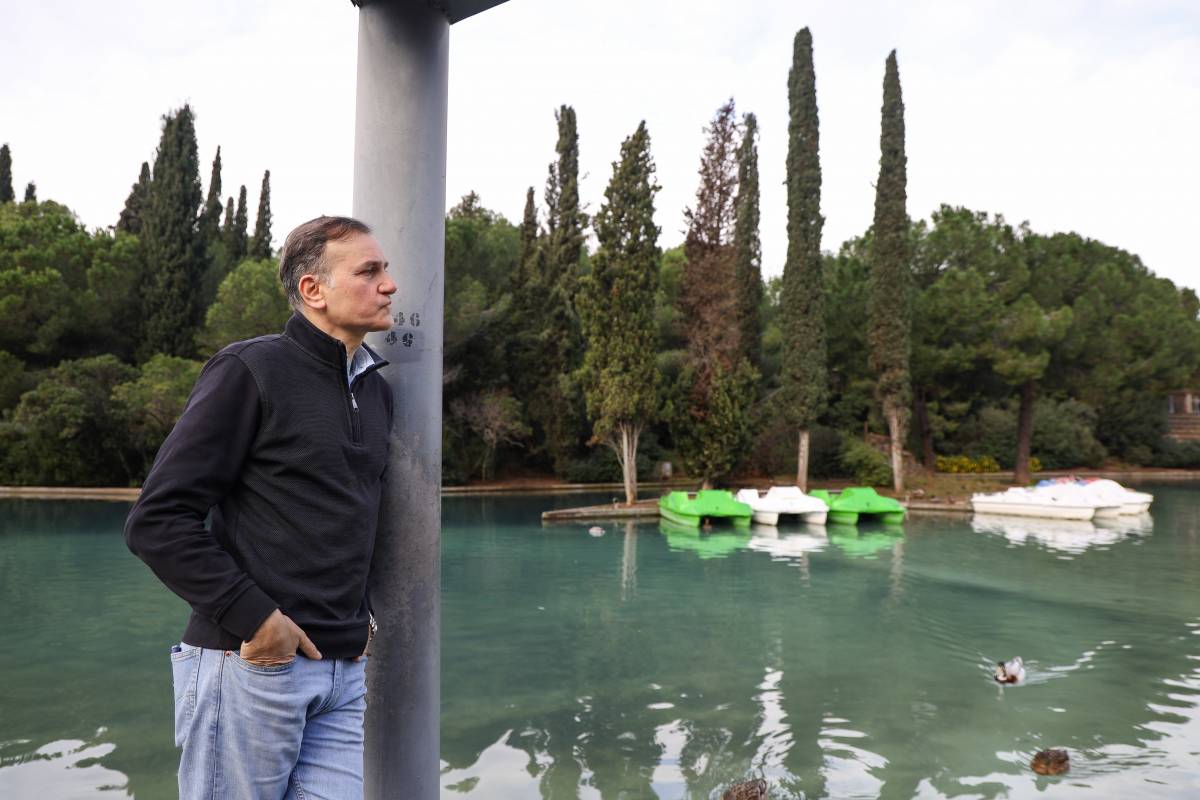 Melé, davant l`embarcador - Víctor Castillo Melé, davant l`embarcador