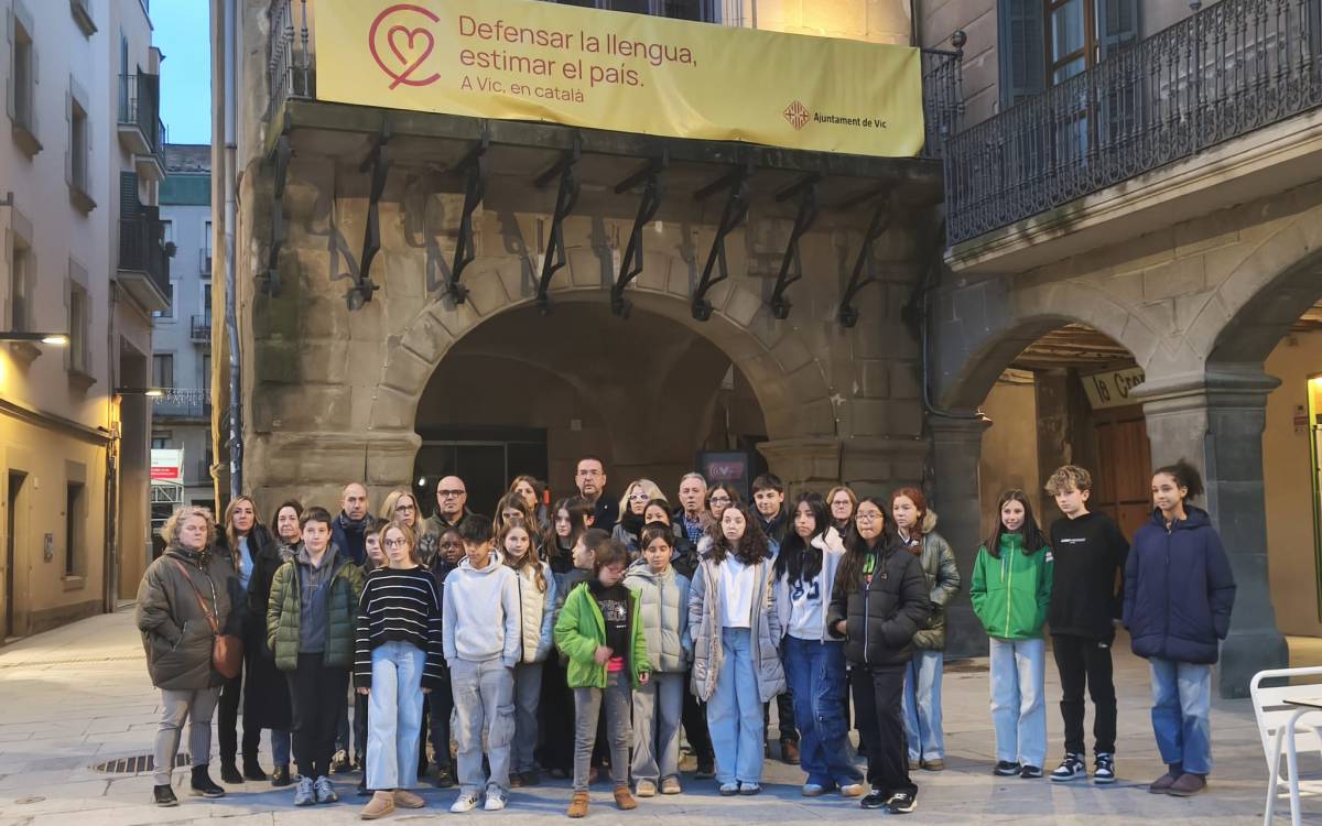 Minut de silenci a Vic en solidaritat amb les víctimes dels accidents ferroviaris