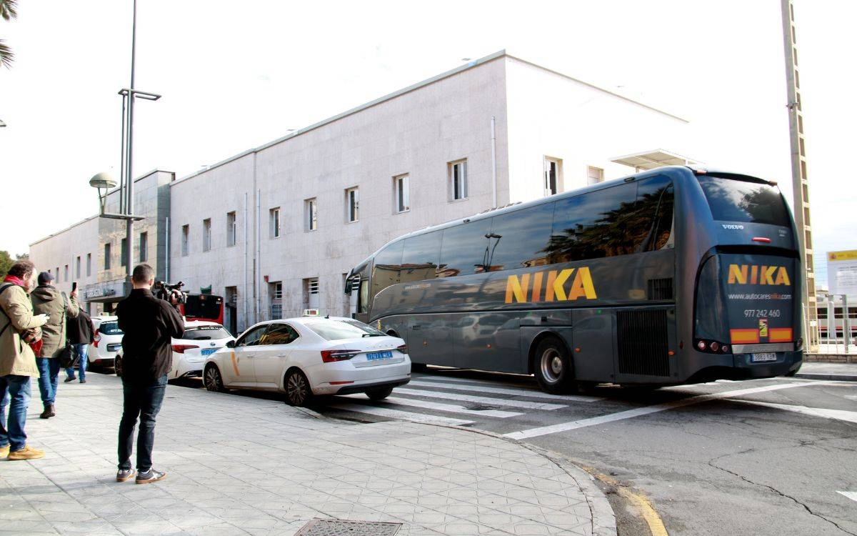 Renfe habilita tres busos des de l'estació de Tarragona per connectar amb els municipis de l'entorn i l'Ebre