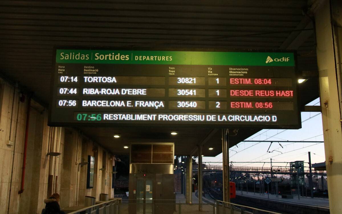 Busos per cobrir el tram de l’R-15 entre Riba-roja d’Ebre i Reus per les afectacions del temporal