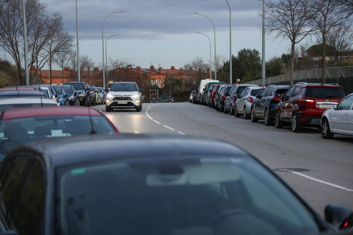 El carrer de Plini el Vell, entre els barris de Can Llong i Can Rull