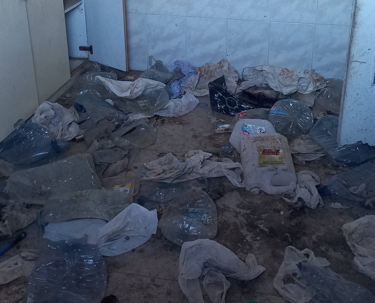 Denuncien un home a Sabadell per tenir més d'una vintena de galls de baralla en condicions deficients