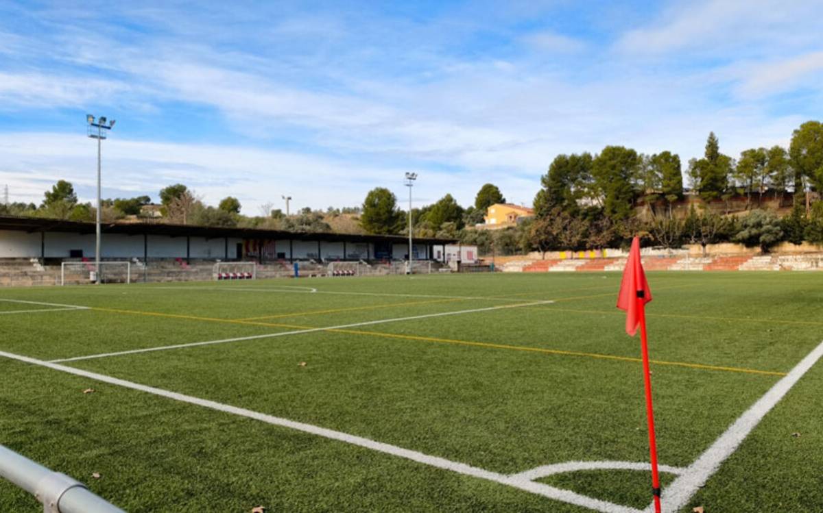 Flix impulsa un pla de xoc per a la millora del poliesportiu municipal i el camp de futbol de la Ventonella