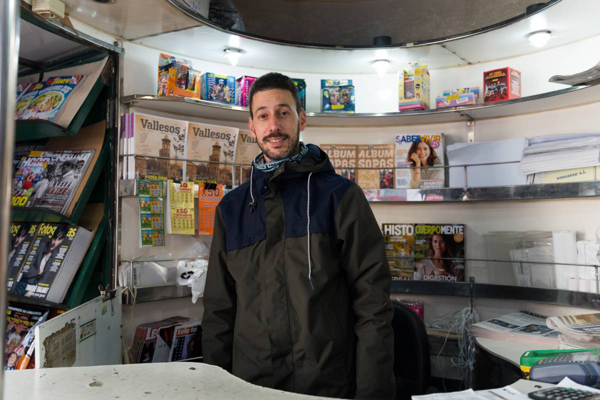 Daniel Santos, quiosquer: “Fa cinc anys vaig dir que en quedaven cinc i aquí estic...”