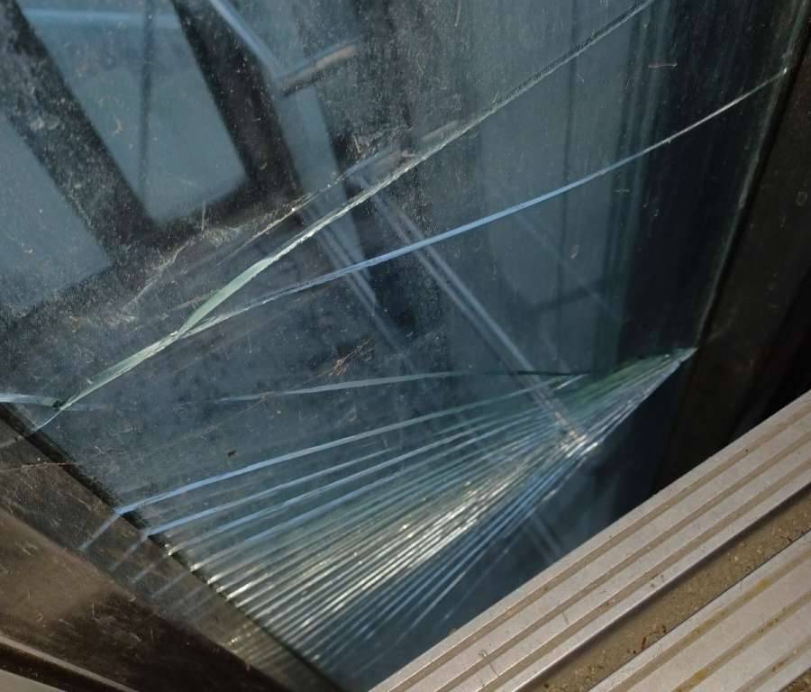 El vandalisme s'acarnissa amb un dels ascensors de la C-17