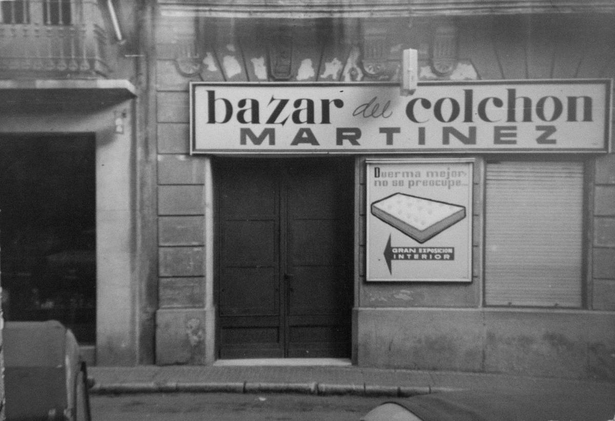 Façana de la Matalasseria Martínez als anys seixanta - Façana de la Matalasseria Martínez als anys seixanta