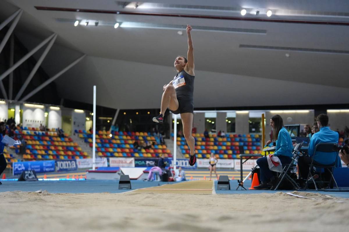 Budzynska s`ha imposat en el salt de longitud