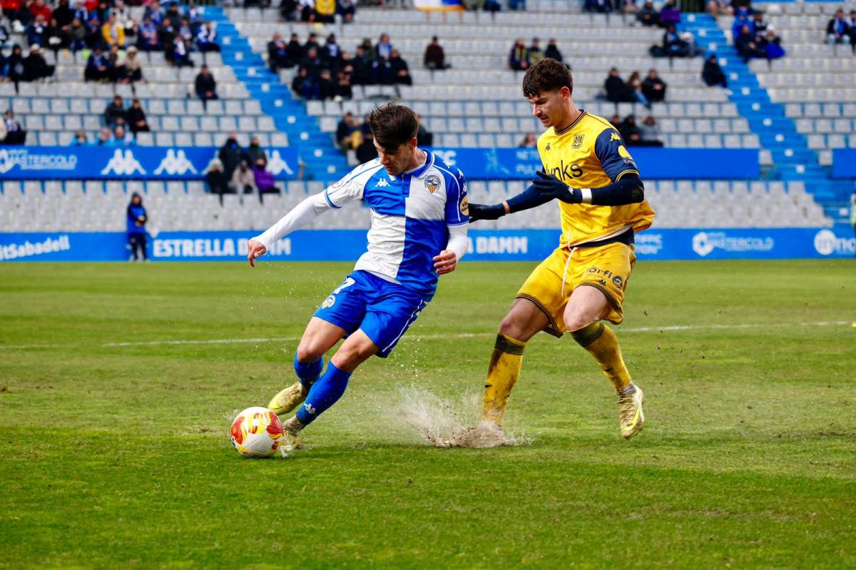 Ripoll, en un instant de l`enfrontament - Juanma Peláez Ripoll, en un instant de l`enfrontament