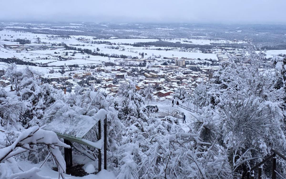 Moià, totalment nevat - Cedida per Àlex López Moià, totalment nevat