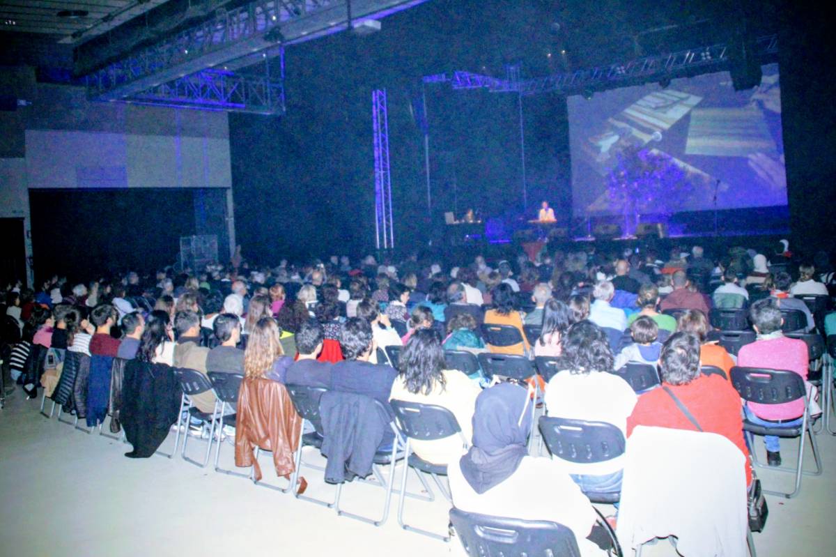 Públic assistent a l`acte per Palestina - Ramon Estany Públic assistent a l`acte per Palestina