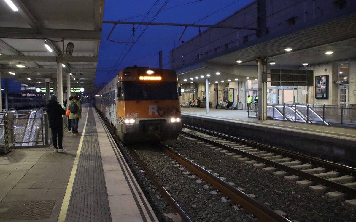 Nova jornada de desconcert i desconfiança a Tarragona entre els usuaris dels trens regionals